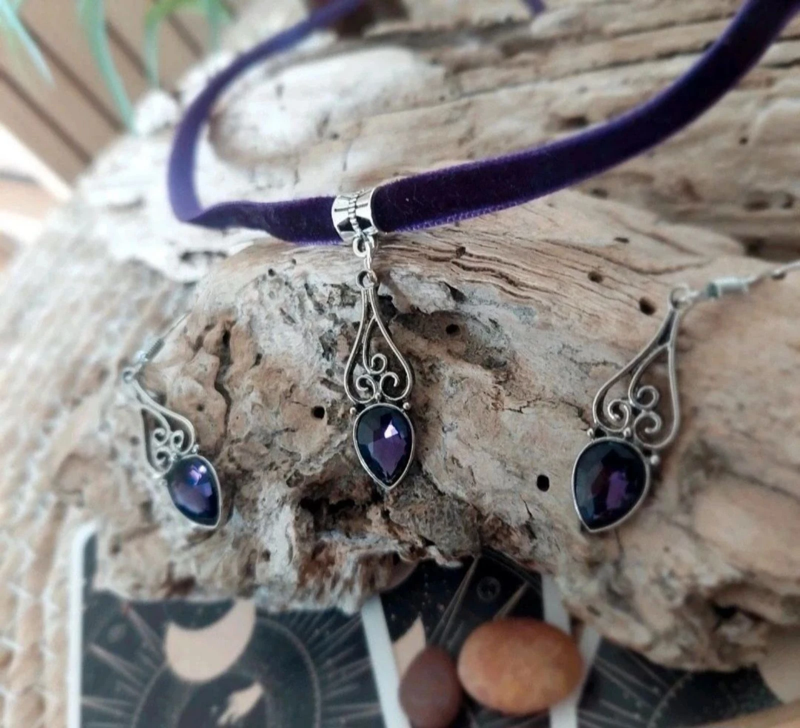 Parure barroca, lágrima de strass violeta, terciopelo – photo 2